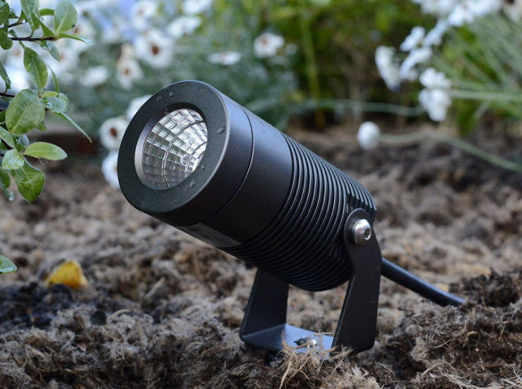 Implementing and Installing a Lighting System in your Garden