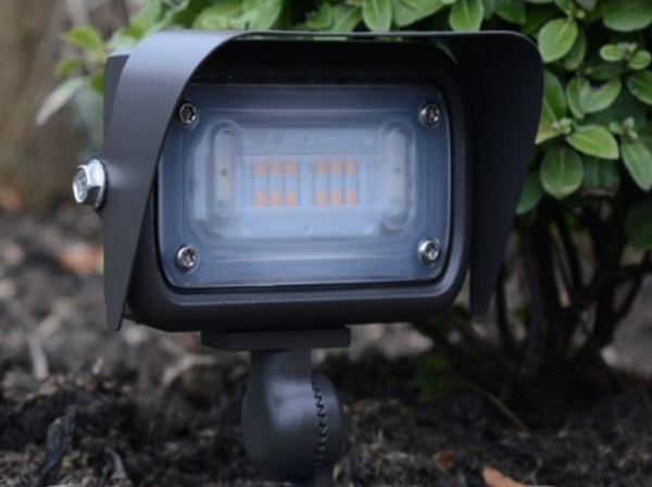 What are the differences between 12v and 240v outdoor lights?
