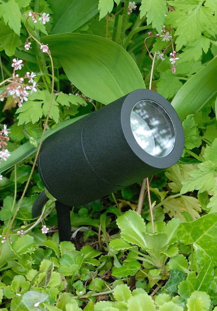 Battery powered garden clearance spotlights