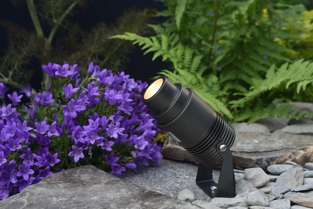 5 Reasons to Choose LED Garden Lighting